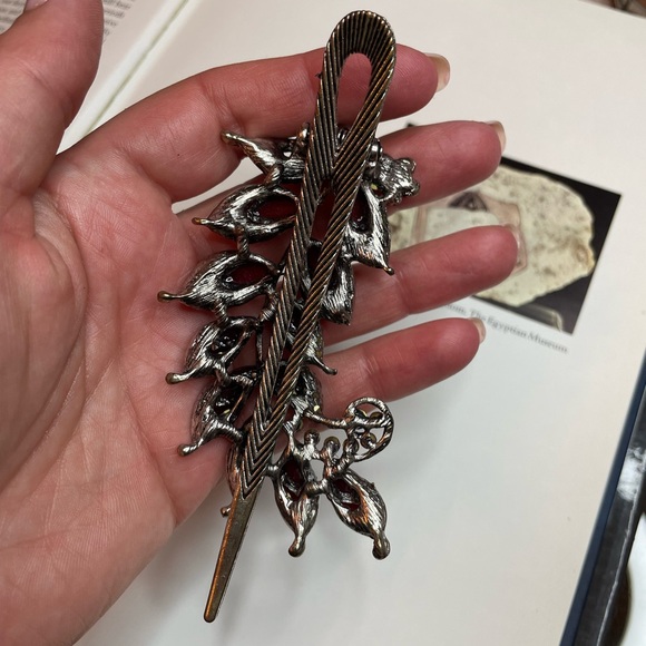 Vintage Red Sparkly Bejeweled Feather Shaped Duckbill Hair Clip - Picture 7 of 7